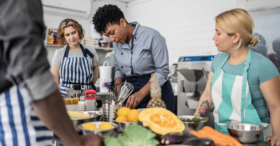 Personal de apoyo en el restaurante: cómo elegirlo y contratarlo